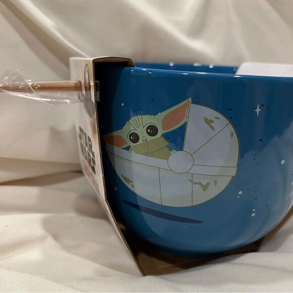 Disney Star Wars The Mandalorian The Child Baby Yoda Ramen Bowl with Chopsticks - Picture 8 of 9